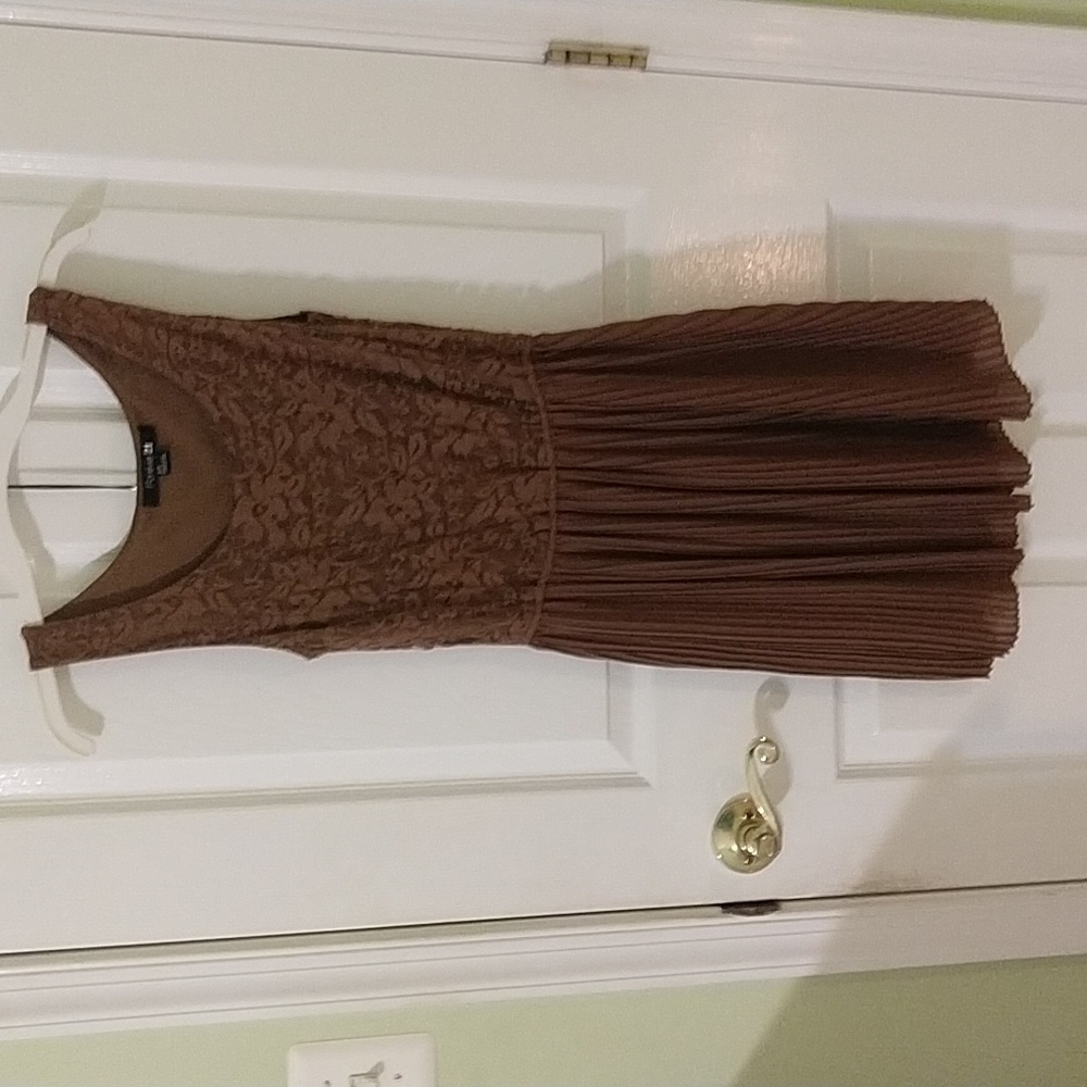 Brown dress